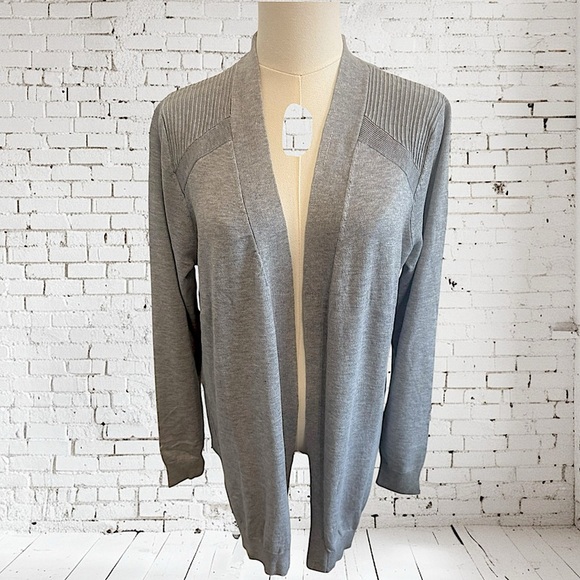 Love Ellie Light Heather Gray Cardigan Large NWOT | Soft Lightweight Layer - Picture 1 of 7